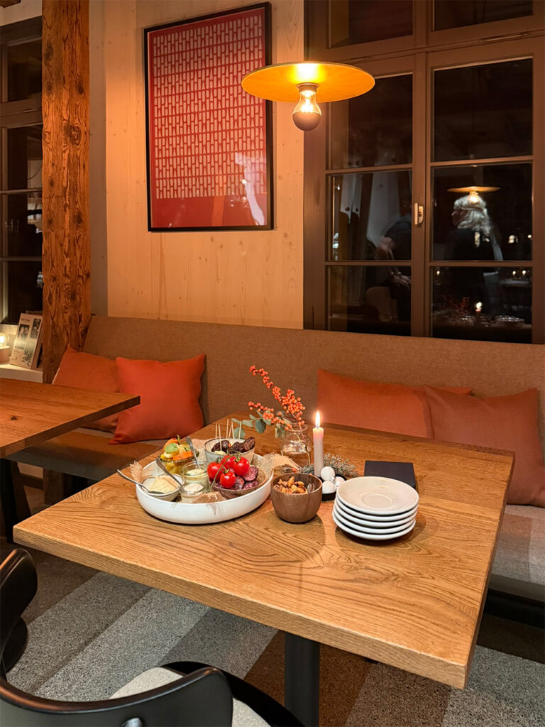 HalterDeDonno_23-002_Ökonomiegebäude_Eröffnung 02